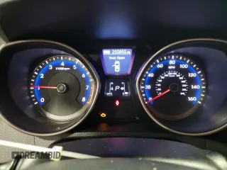 2013 Hyundai Elantra с VIN KMHD35LE8DU137534, выставлен на аукционе Copart как лот 57162405 с пробегом 252 852 миль миль и Списание • Salvage title. История ставок и продаж доступна на DreamBid. Изображение 9.