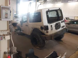 2012 Jeep Wrangler Arctic z VIN 1C4AJWBG9CL233232, wystawiony jako IAAI lot #42282805 z przebiegiem 109 927 mil mil oraz . Historia ofert i sprzedaży dostępna na DreamBid. Obrazek 3.