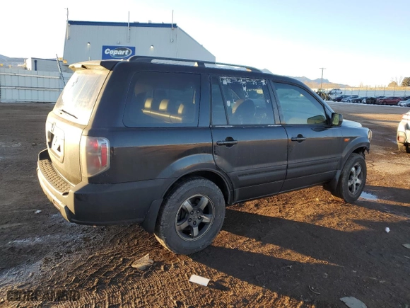 2007 Honda Pilot EX-L with VIN 5FNYF28777B011023, listed as a Copart auction lot 42124125 with 250,611 mi miles and Salvage Title. Bid and sale history available at carsss.com. Image 3.