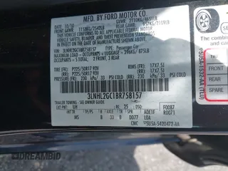 2011 Lincoln MKZ z VIN 3LNHL2GC1BR758157, wystawiony jako IAAI lot #42528517 z przebiegiem 152 699 mil mil oraz . Historia ofert i sprzedaży dostępna na DreamBid. Obrazek 9.