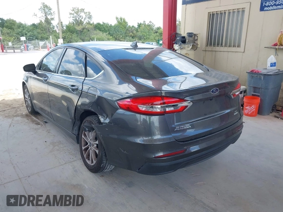 2019 Ford Fusion SE with VIN 3FA6P0HDXKR162353, listed as a IAAI auction lot 41970142 with 90,411 mi miles. Bid and sale history available at carsss.com. Image 3.