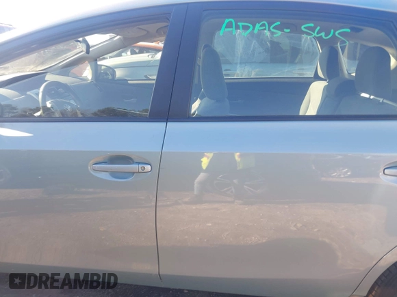2014 Toyota Prius Two with VIN JTDZN3EU2E3333540, listed as a IAAI auction lot 41316701 with 33,465 mi miles and . Bid and sale history available at DreamBid. Image 14.