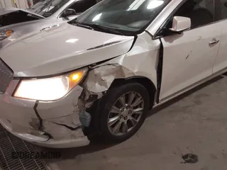 2012 Buick LaCrosse Leather с VIN 1G4GC5ER3CF182574, выставлен на аукционе IAAI как лот 41579024 с пробегом 136 484 миль миль и . История ставок и продаж доступна на DreamBid. Изображение 6.
