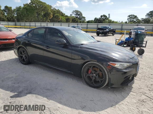 2017 Alfa Romeo Giulia Ti z VIN ZARFAECN4H7545588, wystawiony jako Copart lot #54086015 z przebiegiem 125 665 mil mil oraz Czysty tytuł • Clean title. Historia ofert i sprzedaży dostępna na DreamBid. Obrazek 4.