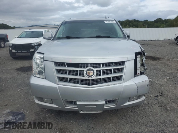 2013 Cadillac Escalade ESV Premium z VIN 1GYS4JEF9DR119791, wystawiony jako Copart lot #72402954 z przebiegiem 146 035 mil mil oraz Czysty tytuł • Clean title. Historia ofert i sprzedaży dostępna na DreamBid. Obrazek 5.