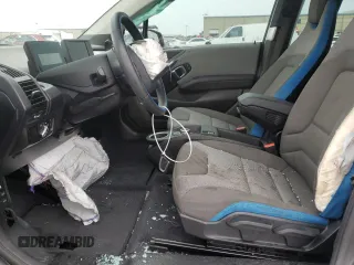 2020 BMW i3 z VIN WBY8P4C06L7G85006, wystawiony jako Copart lot #62149924 z przebiegiem Nie podano mil oraz Szkoda całkowita • Salvage title. Historia ofert i sprzedaży dostępna na DreamBid. Obrazek 7.