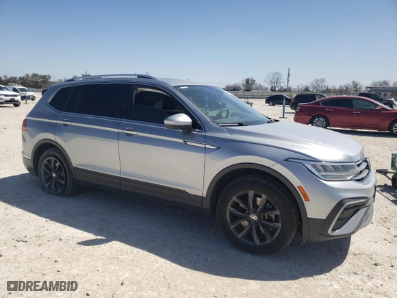 2022 Volkswagen Tiguan SE with VIN 3VV3B7AX8NM059377, listed as a Copart auction lot 47700895 with 32,281 mi miles and Salvage Title. Bid and sale history available at carsss.com. Image 4.