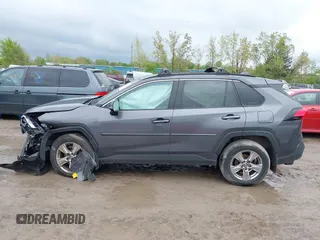 2023 Toyota RAV4 XLE с VIN 2T3P1RFV3PW351459, выставлен на аукционе IAAI как лот 42190233 с пробегом 135 562 миль миль и . История ставок и продаж доступна на DreamBid. Изображение 13.