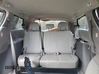 2018 Toyota Sienna XLE Auto Access Seat with VIN 5TDYZ3DC3JS948891, listed as a Copart auction lot 48417705 with 36,318 mi miles and Salvage Title. Bid and sale history available at carsss.com. Image 10.