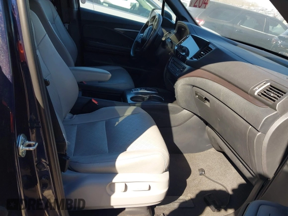 2020 Honda Passport EX-L with VIN 5FNYF7H58LB005866, listed as a IAAI auction lot 41695363 with Not provided miles and . Bid and sale history available at DreamBid. Image 5.