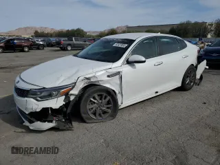 2020 Kia Optima LX z VIN 5XXGT4L34LG416588, wystawiony jako Copart lot #52427855 z przebiegiem 86 787 mil mil oraz Szkody całkowita. Historia ofert i sprzedaży dostępna na DreamBid. Obrazek 1.