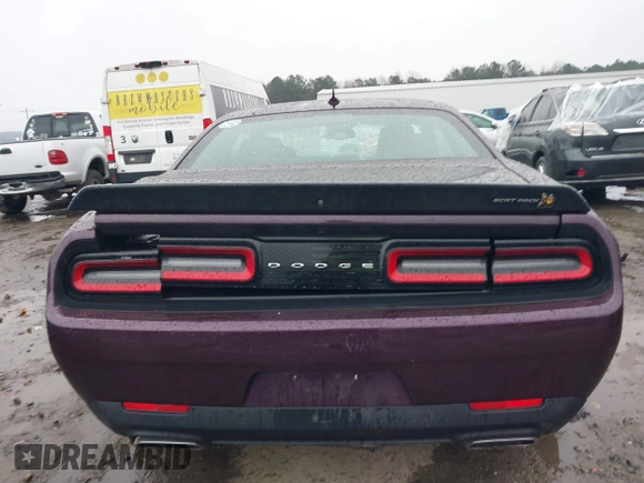 2021 Dodge Challenger R/T Scat Pack z VIN 2C3CDZFJ2MH586535, wystawiony jako IAAI lot #41224949 z przebiegiem 32 977 mil mil oraz . Historia ofert i sprzedaży dostępna na DreamBid. Obrazek 17.