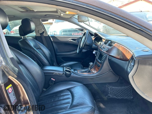 2006 Mercedes-Benz CLS-Class with VIN WDDDJ75X56A055095, listed as a Copart auction lot 74631394 with 177,706 mi miles and Clean Title. Bid and sale history available at carsss.com. Image 5.
