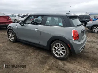 2016 MINI Hardtop S with VIN WMWXP7C55G3B92633, listed as a Copart auction lot 47946985 with 112,104 mi miles and Salvage title. Bid and sale history available at DreamBid. Image 2.