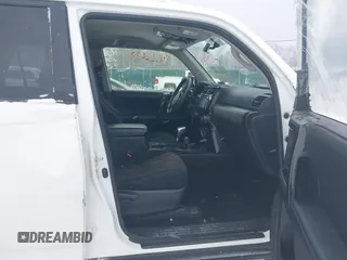 2018 Toyota 4Runner SR5 with VIN JTEBU5JR9J5519118, listed as a IAAI auction lot 41622686 with 92,178 mi miles. Bid and sale history available at carsss.com. Image 5.