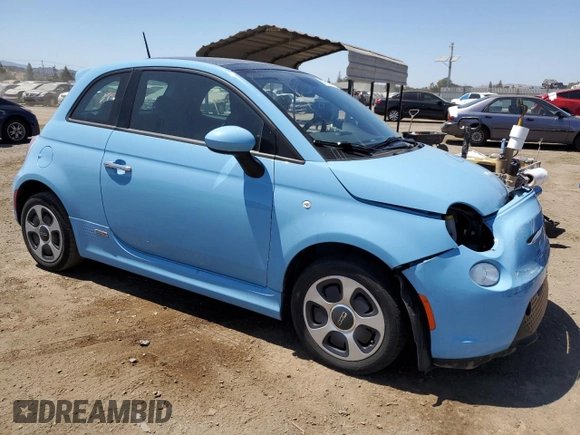 2015 FIAT 500e с VIN 3C3CFFGE2FT685425, выставлен на аукционе Copart как лот 62751915 с пробегом 48 372 миль миль и Списание • Salvage title. История ставок и продаж доступна на DreamBid. Изображение 4.