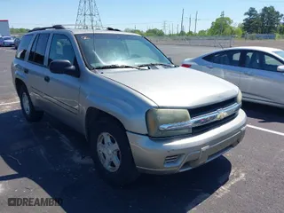 2002 Chevrolet TrailBlazer LTZ with VIN 1GNDS13S522398531, listed as a IAAI auction lot 42047803 with 243,574 mi miles. Bid and sale history available at carsss.com. Image 1.