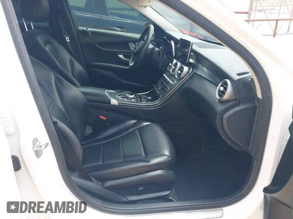 2017 Mercedes-Benz C 300 с VIN 55SWF4JB6HU199101, выставлен на аукционе IAAI как лот 42749352 с пробегом 123 279 миль миль и . История ставок и продаж доступна на DreamBid. Изображение 5.