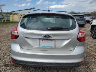 2014 Ford Focus SE z VIN 1FADP3K23EL379262, wystawiony jako Copart lot #54202305 z przebiegiem 144 237 mil mil oraz Szkoda całkowita • Salvage title. Historia ofert i sprzedaży dostępna na DreamBid. Obrazek 6.