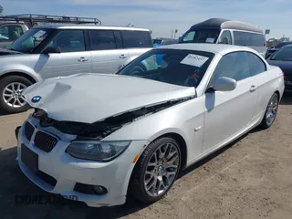 2011 BMW 3 Series 328i with VIN WBADW3C54BE542049, listed as a IAAI auction lot 41592457 with 32,702 mi miles. Bid and sale history available at carsss.com. Image 17.