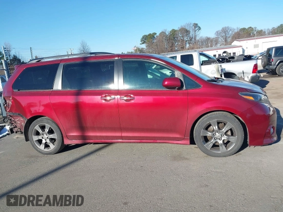 2016 Toyota Sienna SE с VIN 5TDXK3DC8GS716764, выставлен на аукционе IAAI как лот 41278353 с пробегом 174 495 миль миль и . История ставок и продаж доступна на DreamBid. Изображение 13.