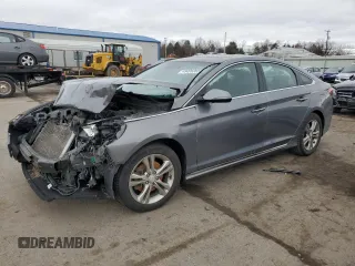 2018 Hyundai Sonata Sport z VIN 5NPE34AF8JH723218, wystawiony jako Copart lot #49499365 z przebiegiem 153 530 mil mil oraz Szkoda całkowita • Salvage title. Historia ofert i sprzedaży dostępna na DreamBid. Obrazek 1.