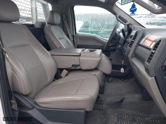 2017 Ford Super Duty F-250 SRW XL with VIN 1FDBF2A60HEC81930, listed as a IAAI auction lot 41594910 with 102,619 mi miles. Bid and sale history available at carsss.com. Image 5.