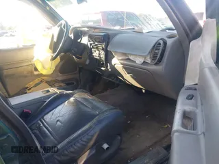 2000 Ford Explorer XLS z VIN 1FMZU62X3YUB73486, wystawiony jako IAAI lot #42542833 z przebiegiem 241 572 mil mil oraz . Historia ofert i sprzedaży dostępna na DreamBid. Obrazek 5.