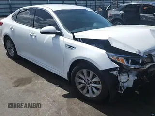 2017 Kia Optima EX с VIN 5XXGU4L32HG126726, выставлен на аукционе Copart как лот 61028895 с пробегом 77 148 миль миль и Списание • Salvage title. История ставок и продаж доступна на DreamBid. Изображение 13.