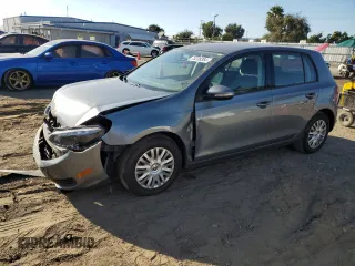 2013 Volkswagen Golf с VIN WVWDB7AJ6DW138799, выставлен на аукционе Copart как лот 73238364 с пробегом 52 803 миль миль и Списание • Salvage title. История ставок и продаж доступна на DreamBid. Изображение 1.