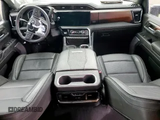 2024 GMC Sierra 2500HD Denali z VIN 1GT49REY3RF284860, wystawiony jako Copart lot #60520235 z przebiegiem Nie podano mil oraz Szkoda całkowita • Salvage title. Historia ofert i sprzedaży dostępna na DreamBid. Obrazek 8.