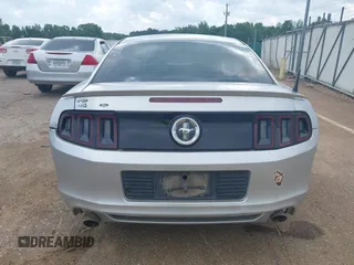 2014 Ford Mustang V6 с VIN 1ZVBP8AMXE5297192, выставлен на аукционе IAAI как лот 42231701 с пробегом Не указан миль и . История ставок и продаж доступна на DreamBid. Изображение 16.