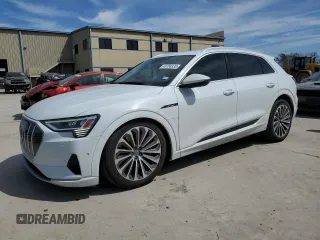 2019 Audi e-tron Prestige with VIN WA1VABGE1KB022087, listed as a Copart auction lot 49158335 with 43,732 mi miles and Salvage Title. Bid and sale history available at carsss.com. Image 1.