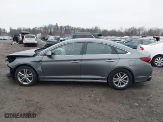 2019 Hyundai Sonata Sport with VIN 5NPE34AF2KH809108, listed as a IAAI auction lot 41476719 with 111,041 mi miles. Bid and sale history available at carsss.com. Image 14.