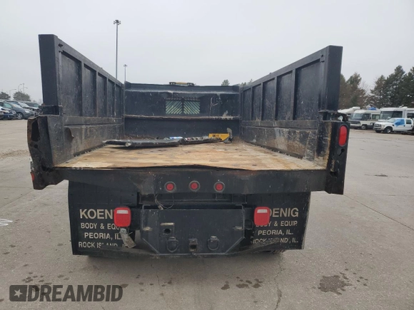 2001 GMC Sierra 1500 with VIN 3GDKC34GX1M100674, listed as a Copart auction lot 43498685 with 140,259 mi miles and Salvage Title. Bid and sale history available at DreamBid. Image 6.
