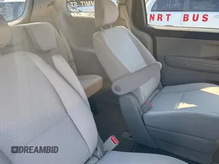 2017 Kia Sedona L with VIN KNDMA5C19H6282891, listed as a Copart auction lot 48910585 with 158,146 mi miles and Clean Title. Bid and sale history available at DreamBid. Image 6.