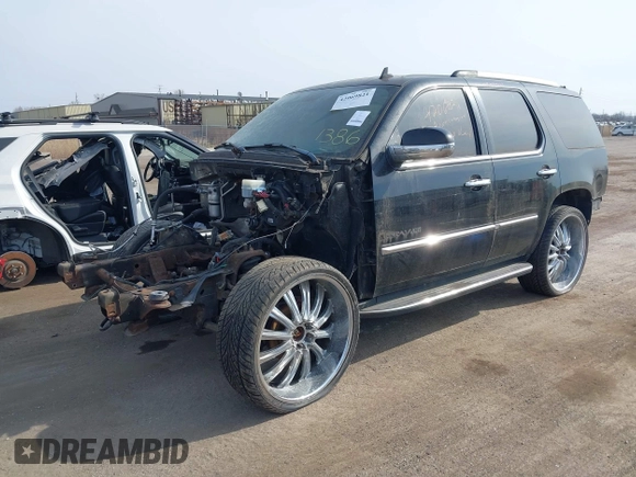 2008 Cadillac Escalade z VIN 1GYFK63828R141386, wystawiony jako IAAI lot #42069821 z przebiegiem Nie podano mil oraz . Historia ofert i sprzedaży dostępna na DreamBid. Obrazek 2.
