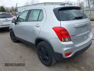 2017 Chevrolet Trax LS z VIN KL7CJKSB4HB183582, wystawiony jako IAAI lot #41900597 z przebiegiem 91 507 mil mil oraz . Historia ofert i sprzedaży dostępna na DreamBid. Obrazek 3.