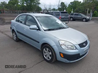 2008 Kia Rio LX z VIN KNADE123586342565, wystawiony jako IAAI lot #42399836 z przebiegiem 122 666 mil mil oraz . Historia ofert i sprzedaży dostępna na DreamBid. Obrazek 1.