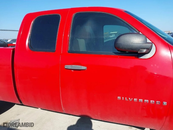 2008 Chevrolet Silverado 1500 Work Truck with VIN 1GCEC19C68Z257588, listed as a IAAI auction lot 41481097 with 194,145 mi miles. Bid and sale history available at carsss.com. Image 13.