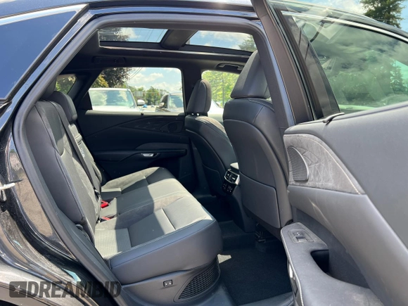 2023 Lexus RX 350h z VIN 2T2BBMCA0PC002695, wystawiony jako Copart lot #62426515 z przebiegiem 112 835 mil mil oraz Czysty tytuł • Clean title. Historia ofert i sprzedaży dostępna na DreamBid. Obrazek 6.