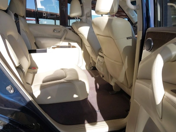 2017 Infiniti QX80 with VIN JN8AZ2NF2H9647062, listed as a IAAI auction lot 41601830 with NaN miles. Bid and sale history available at carsss.com. Image 8.
