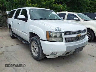 2008 Chevrolet Suburban LTZ z VIN 3GNFK16378G138399, wystawiony jako IAAI lot #42224018 z przebiegiem 161 196 mil mil oraz . Historia ofert i sprzedaży dostępna na DreamBid. Obrazek 1.