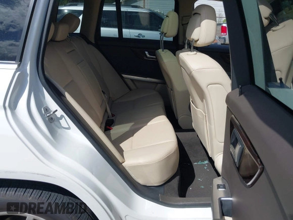 2014 Mercedes-Benz GLK 350 with VIN WDCGG8JB4EG310508, listed as a IAAI auction lot 42113403 with 125,859 mi miles and . Bid and sale history available at DreamBid. Image 8.