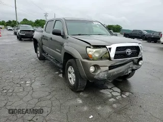 2011 Toyota Tacoma PreRunner z VIN 3TMJU4GN5BM110639, wystawiony jako Copart lot #54713325 z przebiegiem 270 856 mil mil oraz Czysty tytuł • Clean title. Historia ofert i sprzedaży dostępna na DreamBid. Obrazek 13.
