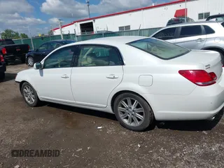 2007 Toyota Avalon XL z VIN 4T1BK36B07U187140, wystawiony jako IAAI lot #42333928 z przebiegiem 119 924 mil mil oraz . Historia ofert i sprzedaży dostępna na DreamBid. Obrazek 15.