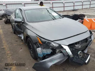 2022 Nissan Altima S z VIN 1N4BL4BV5NN361661, wystawiony jako IAAI lot #41956825 z przebiegiem 127 062 mil mil oraz . Historia ofert i sprzedaży dostępna na DreamBid. Obrazek 1.