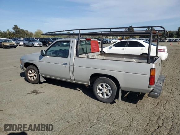 1996 Nissan Frontier XE z VIN 1N6SD11SXTC371962, wystawiony jako Copart lot #52947535 z przebiegiem 256 352 mil mil oraz Czysty tytuł • Clean title. Historia ofert i sprzedaży dostępna na DreamBid. Obrazek 2.