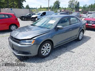 2013 Volkswagen Jetta SE with VIN 3VWDP7AJ3DM372896, listed as a IAAI auction lot 42520685 with 127,143 mi miles and . Bid and sale history available at DreamBid. Image 2.