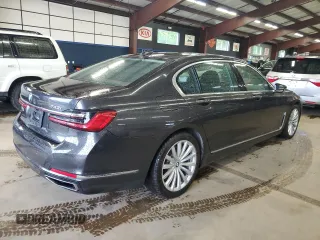 2022 BMW 7 Series 740i xDrive z VIN WBA7T4C02NCH59103, wystawiony jako Copart lot #58295555 z przebiegiem 86 540 mil mil oraz Tytuł czysty. Historia ofert i sprzedaży dostępna na DreamBid. Obrazek 3.
